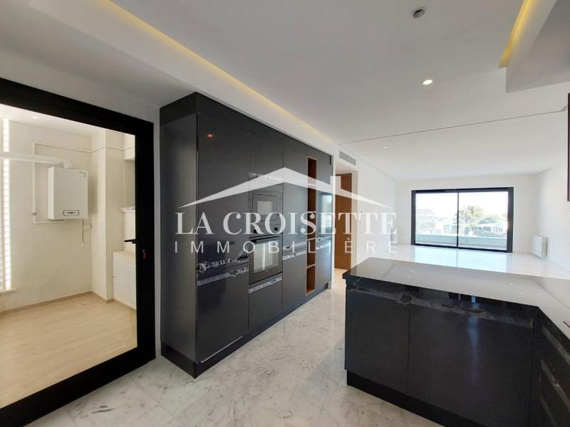 Appartement S+3 avec terrasse vue sur mer à La Marsa